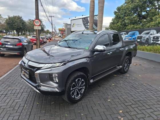 MITSUBISHI L200 TRITON 2.4 16V TURBO DIESEL SPORT HPE-S CD 4P 4X4 AUTOMÁTICO